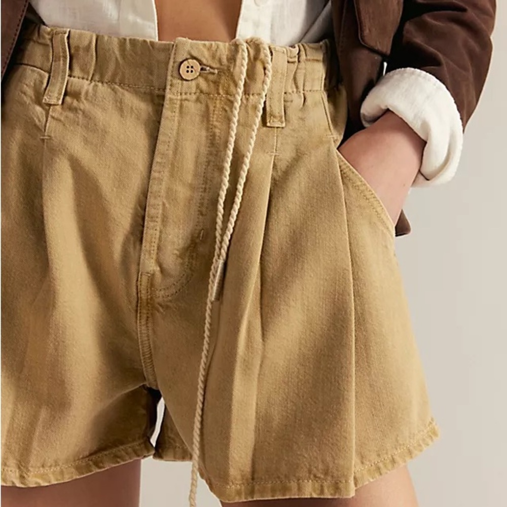 High-Rise Pleated Shorts in Khaki